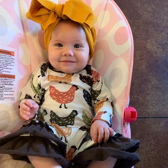 Chicken Baby Girl Outfit - Picture 2 of 3